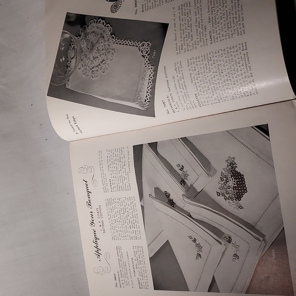 Vintage Tatting Book No 207 A Fascinating Book of Delicate Lace Designs - Picture 7 of 8
